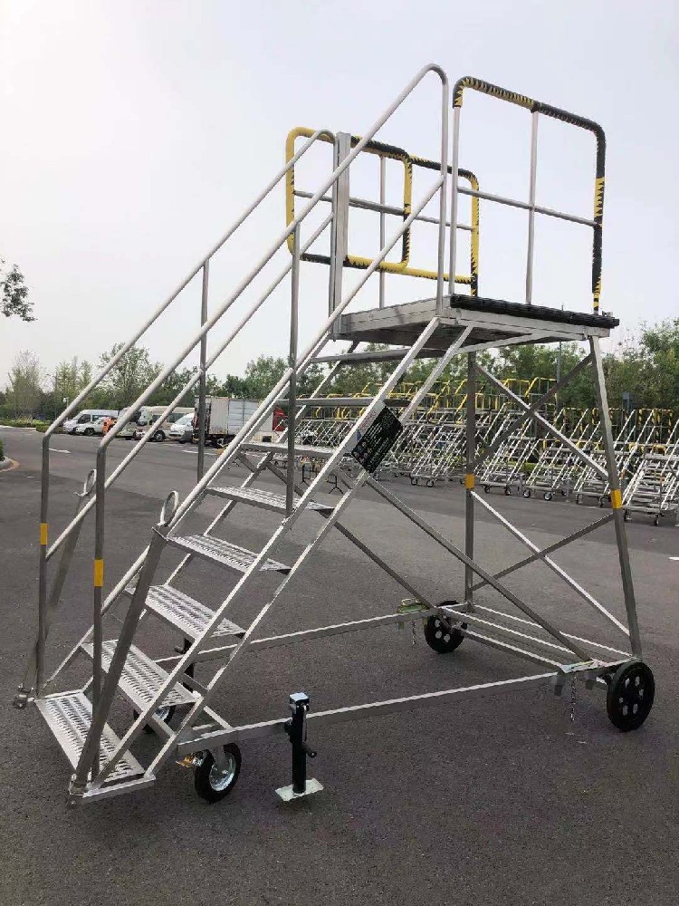 A330起落架工作梯