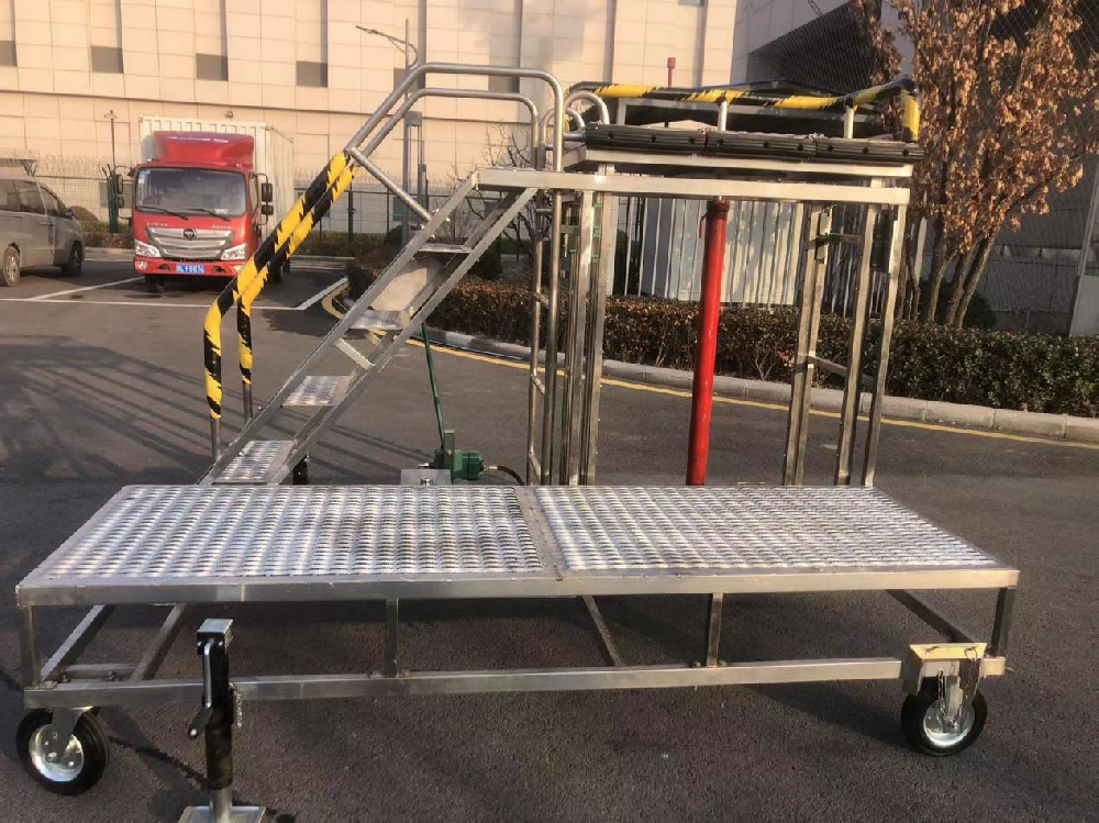 A380，2\3发工作梯