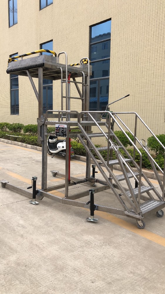 B787货舱工作梯