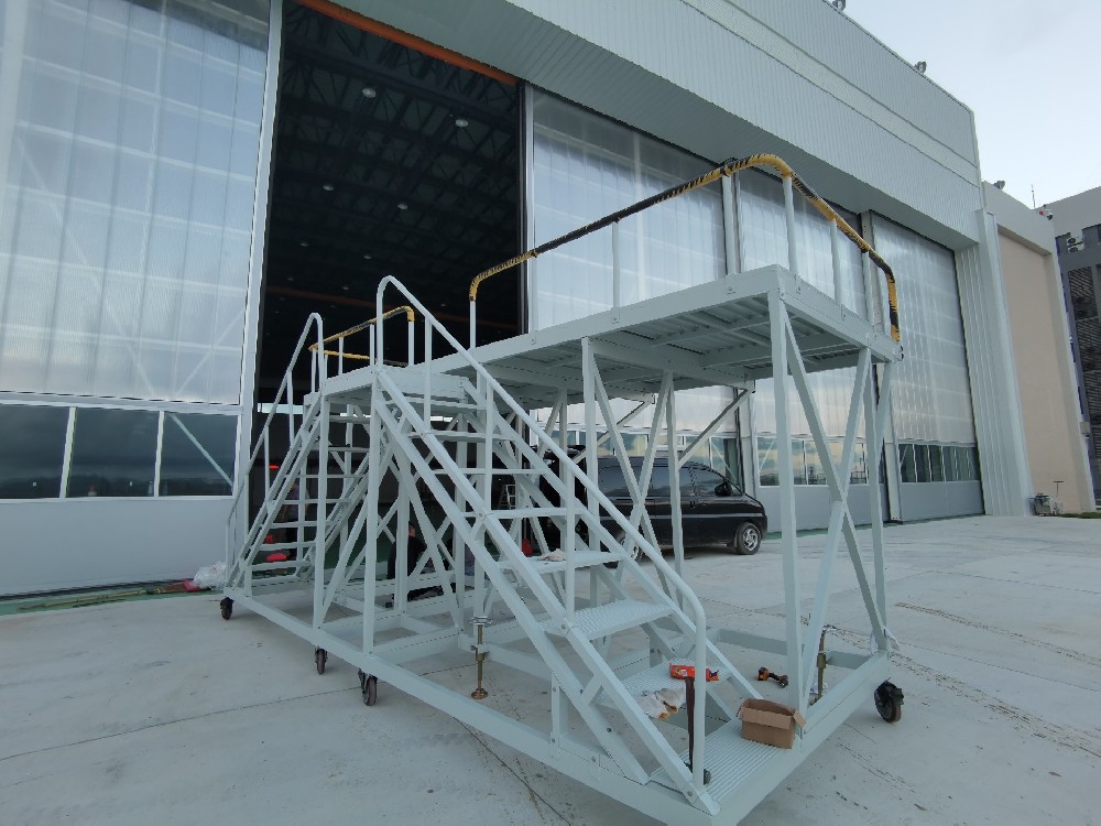 EC225大平台机身工作梯