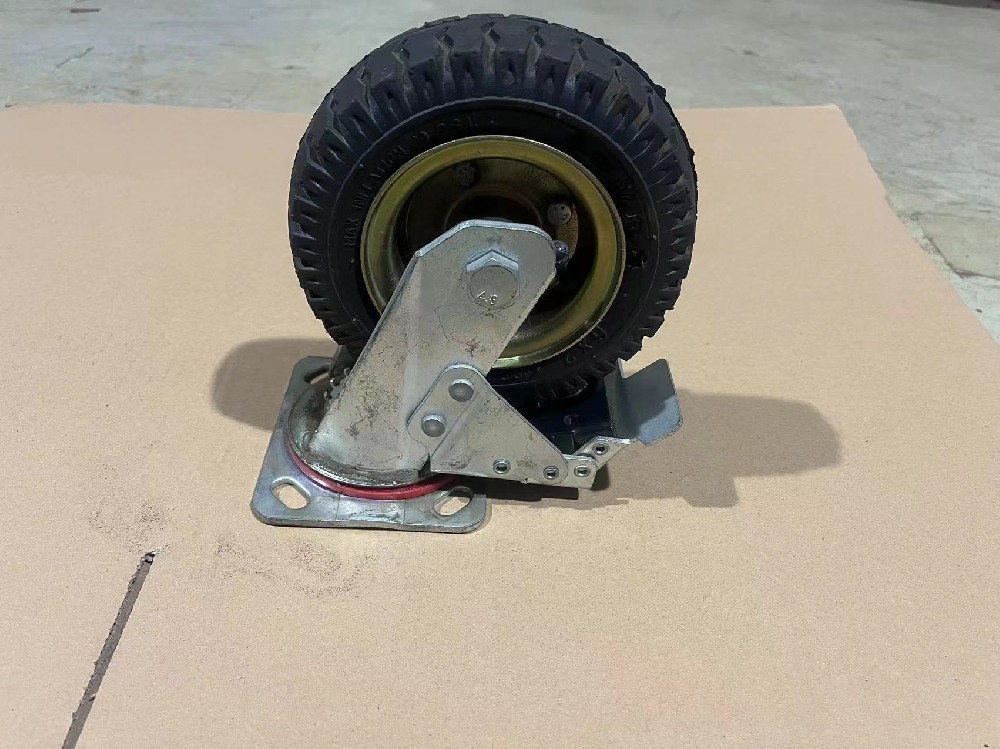 普通充气橡胶轮