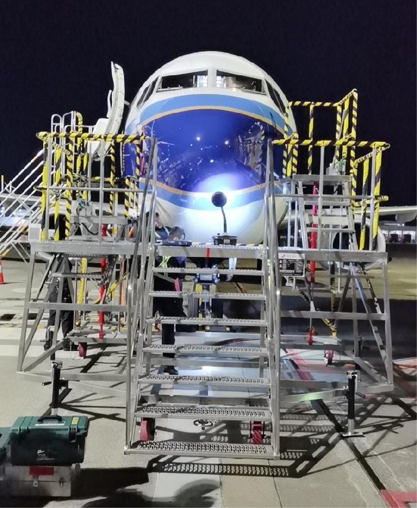 B737NG雷达罩检修梯（研发产品）