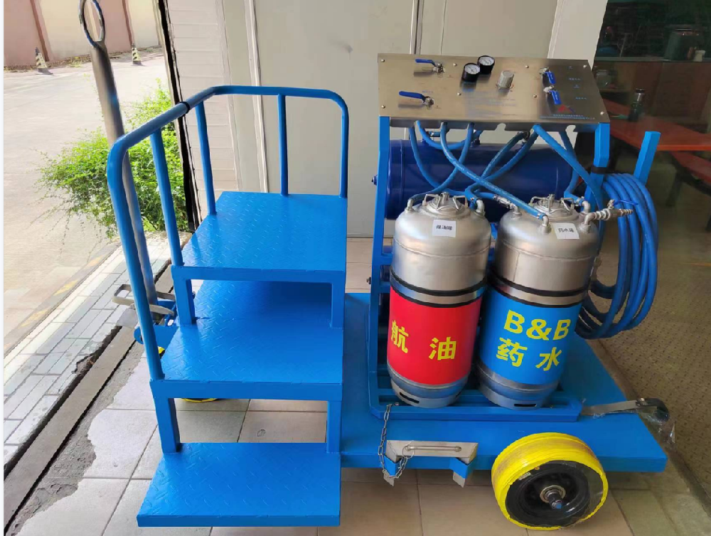 25L拖车式发动机清洗罐